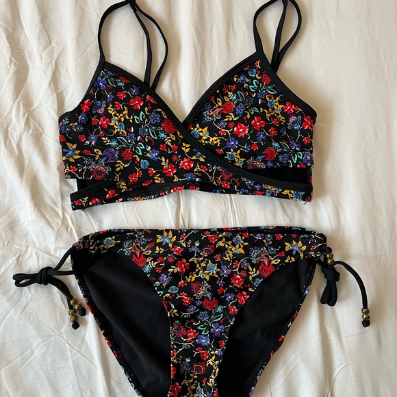 Bikini (never worn) - Picture 1 of 2